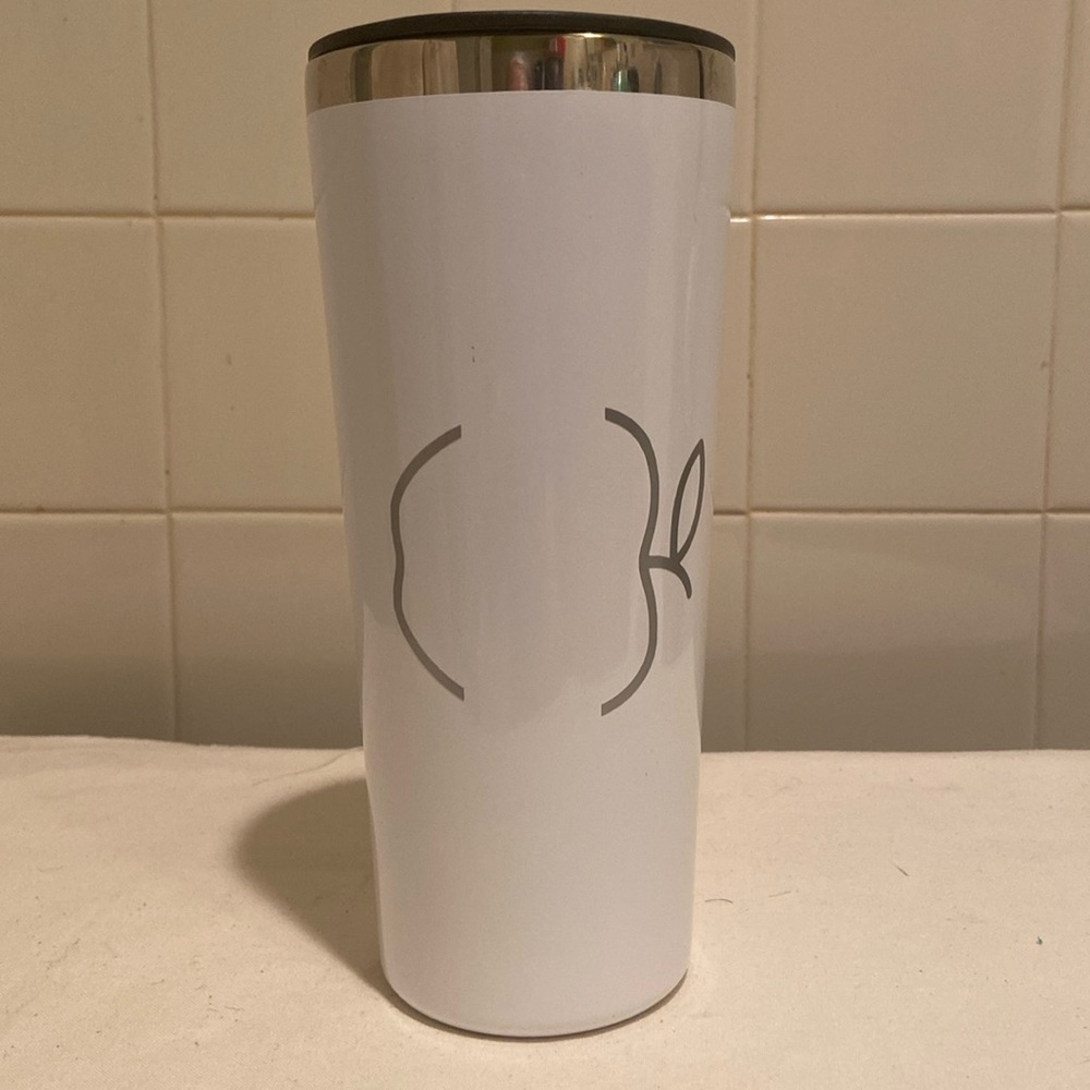 🌸Maars white Tumbler 22oz